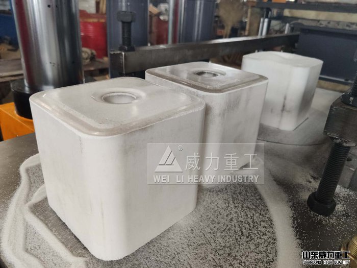 盐砖液压机加工成品