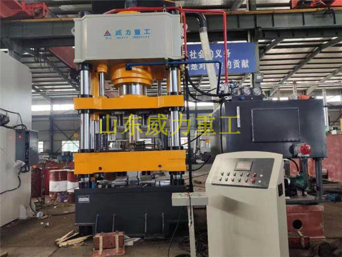 四梁四柱液压机用于盐砖压块
