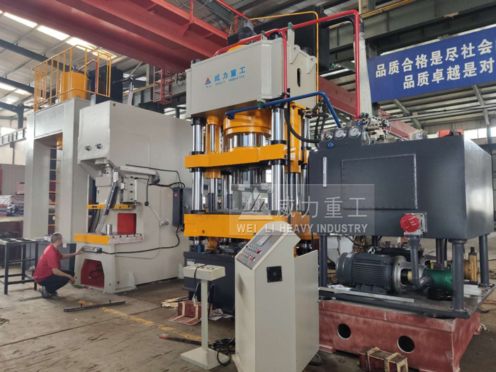 山东威力重工盐砖成型液压机厂家