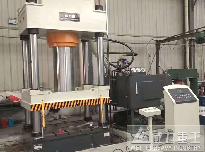 山东威力重工630吨耐火砖液压机