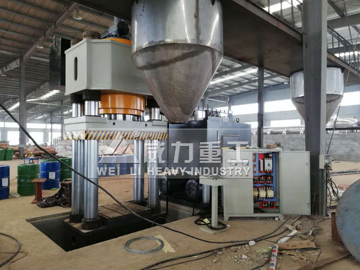 山东威力重工耐火砖压块机型号齐全