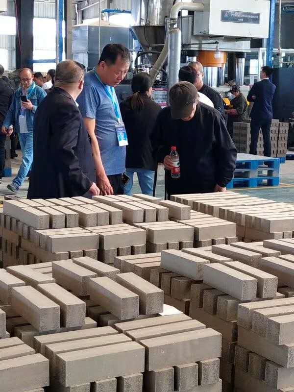 压制耐火砖成品